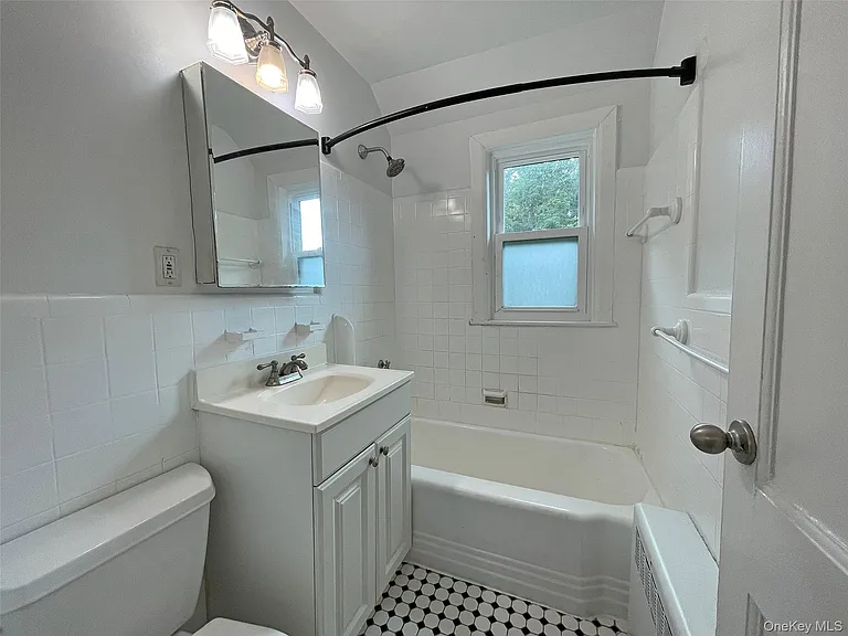 1058 Palmer Ave — Photo 12