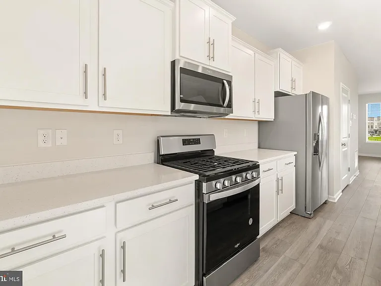 450 Herringbone Way — Photo 14