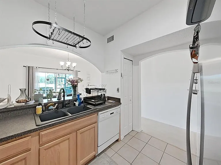 18126 Paradise Point Dr — Photo 9