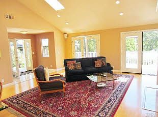 Large & Bright Living Room