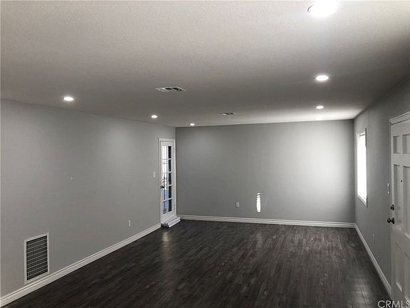4th image of 3860 Electric Ave