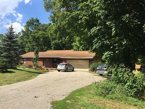 3rd image of 93 Flat River Dr NE