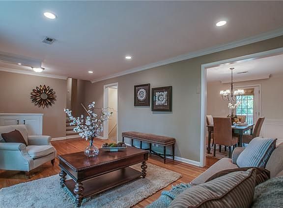 5th image of 146 Haverford Dr