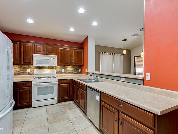 5th image of 44369 W Cypress Ln