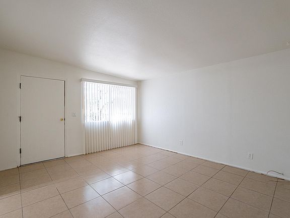 3rd image of 3235 N Los Altos Ave
