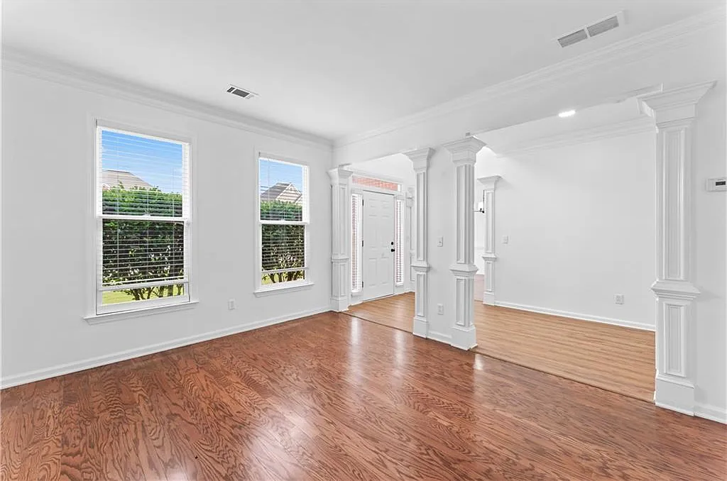 4 bed, 2.5 bath, 2912 sqft, $2,890 — Photo 3