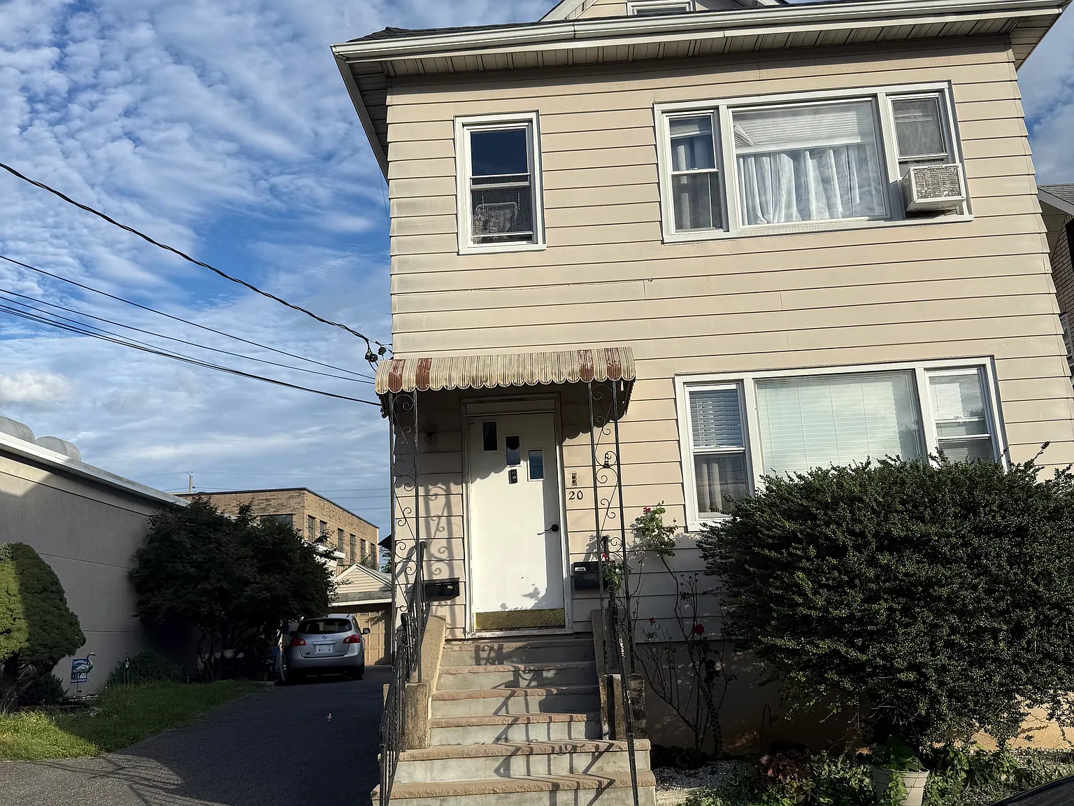 2 bed, 1000 sqft, $2,300 — Photo 1