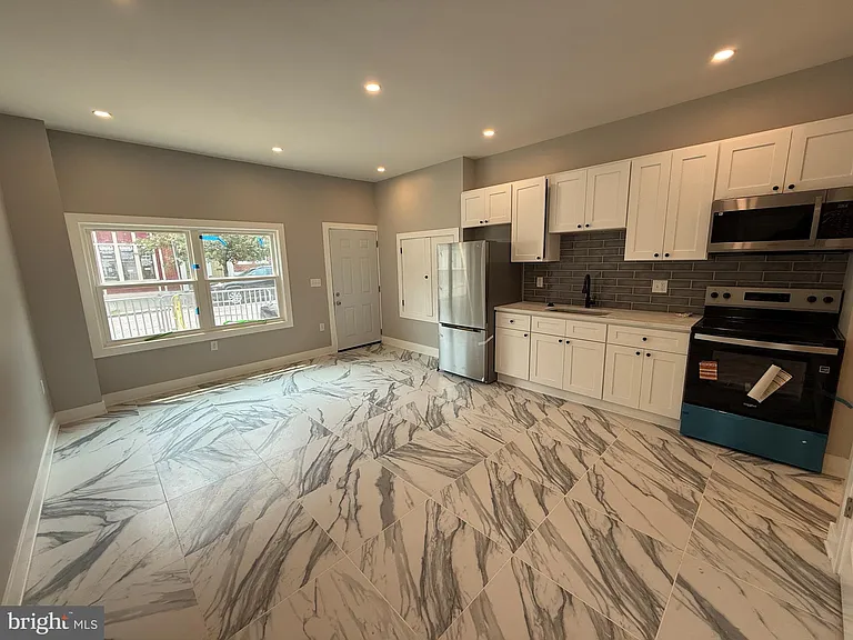 2623 Poplar St #1 — Photo 2