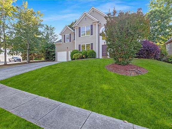 3rd image of 4310 Canterbury Walk Dr
