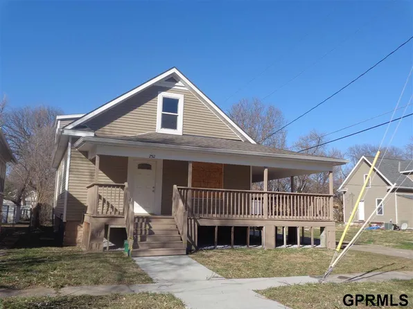 2512 Ohio St, Omaha, NE 68111