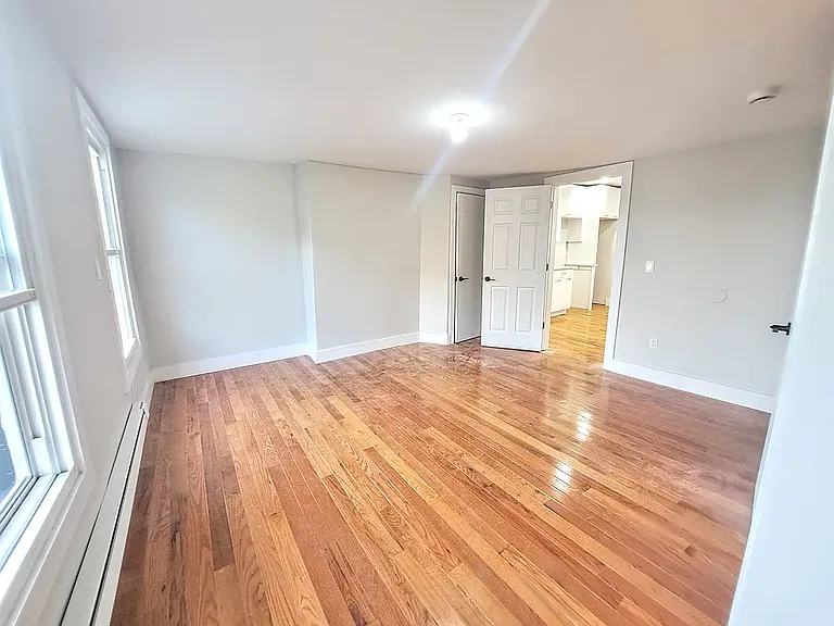 316 Hart St #3A — Photo 4