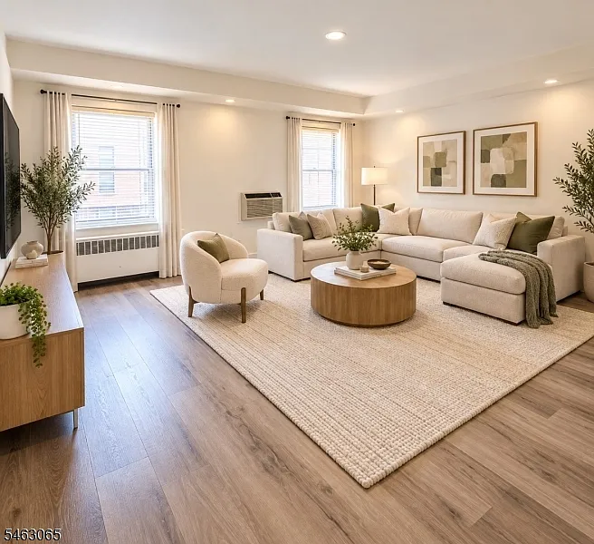 2 bed, 1.0 bath, 905 sqft, $2,500 — Photo 3