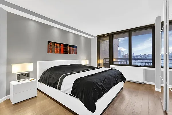 Rented by R New York | media 15