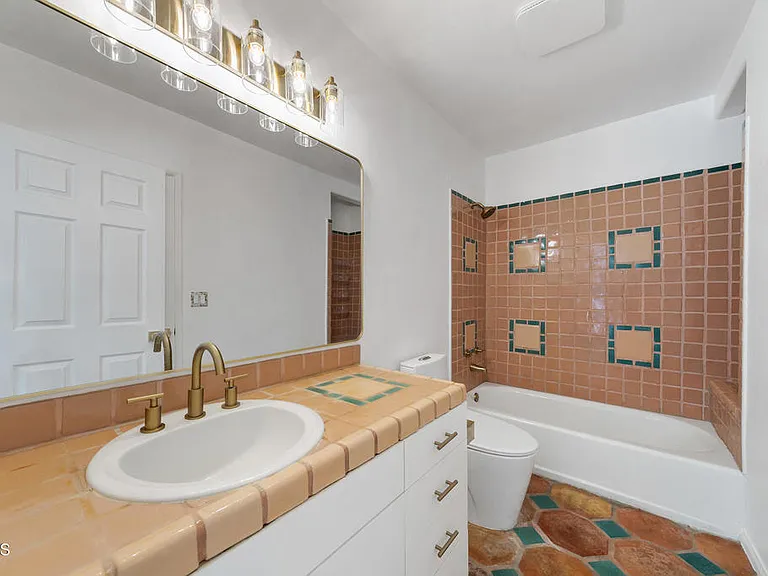 1412 Norton Ave — Photo 23