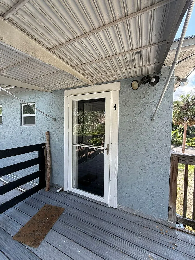 Apartment in Historical Tarpon Springs — Photo 3