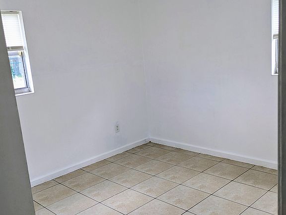 5th image of 699 NW 9th St