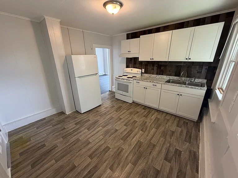 270 Crystal Ave #1 — Photo 15