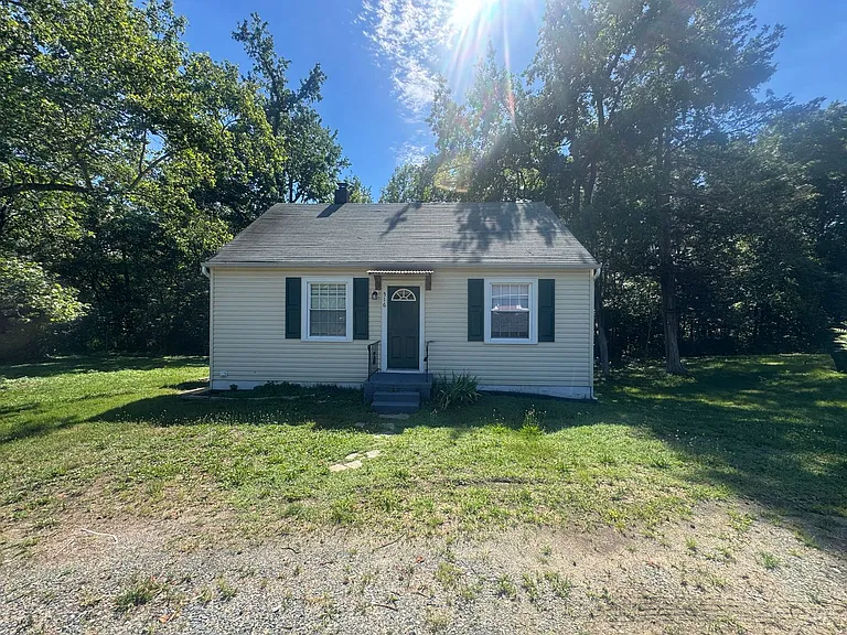 516 Wyne Dr — Photo 2