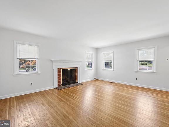 2nd image of 326 Francis Way