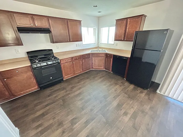 4908 Blue Marlin Ave — Photo 5