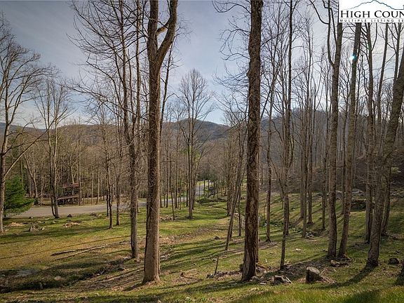 2nd image of C15 Eagles Nest Trail