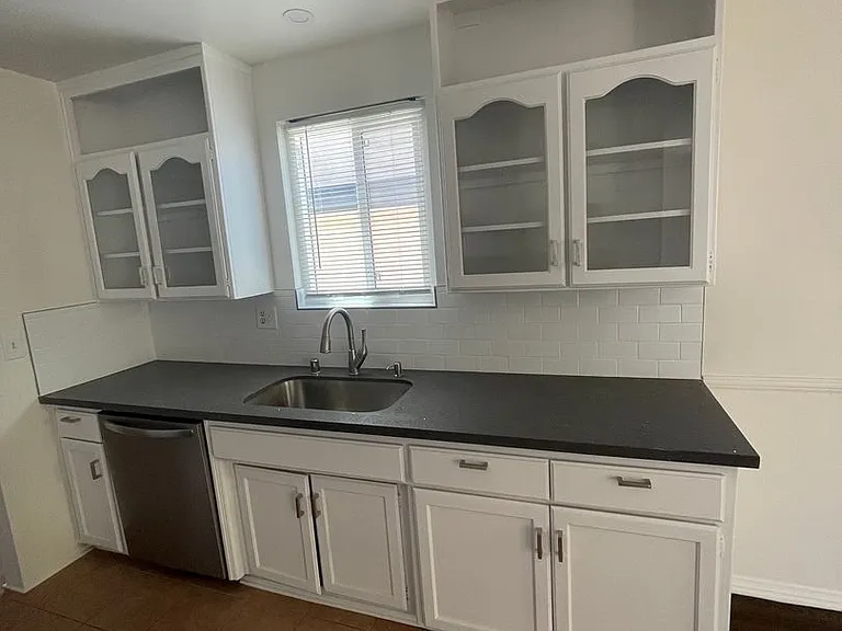 20817 Ely Ave — Photo 7