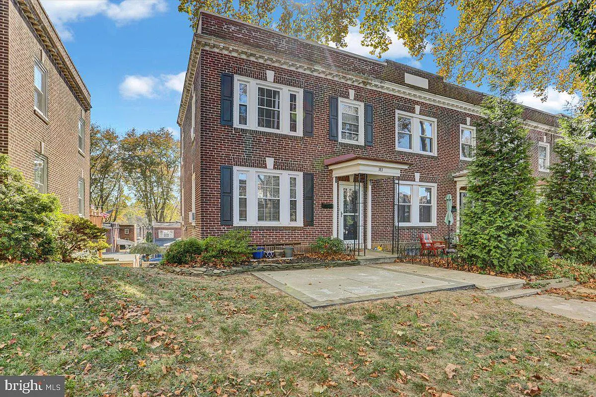 383 Sunset Rd photo 1