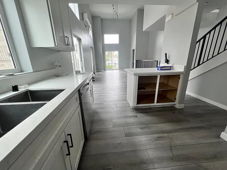 11344 Hatteras St #B12 — Photo 64