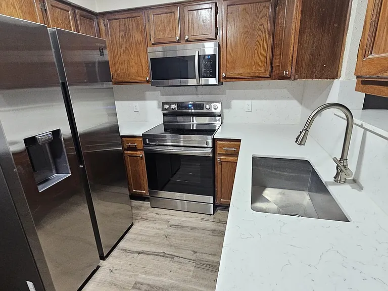 10303 Old Towne Ln — Photo 9