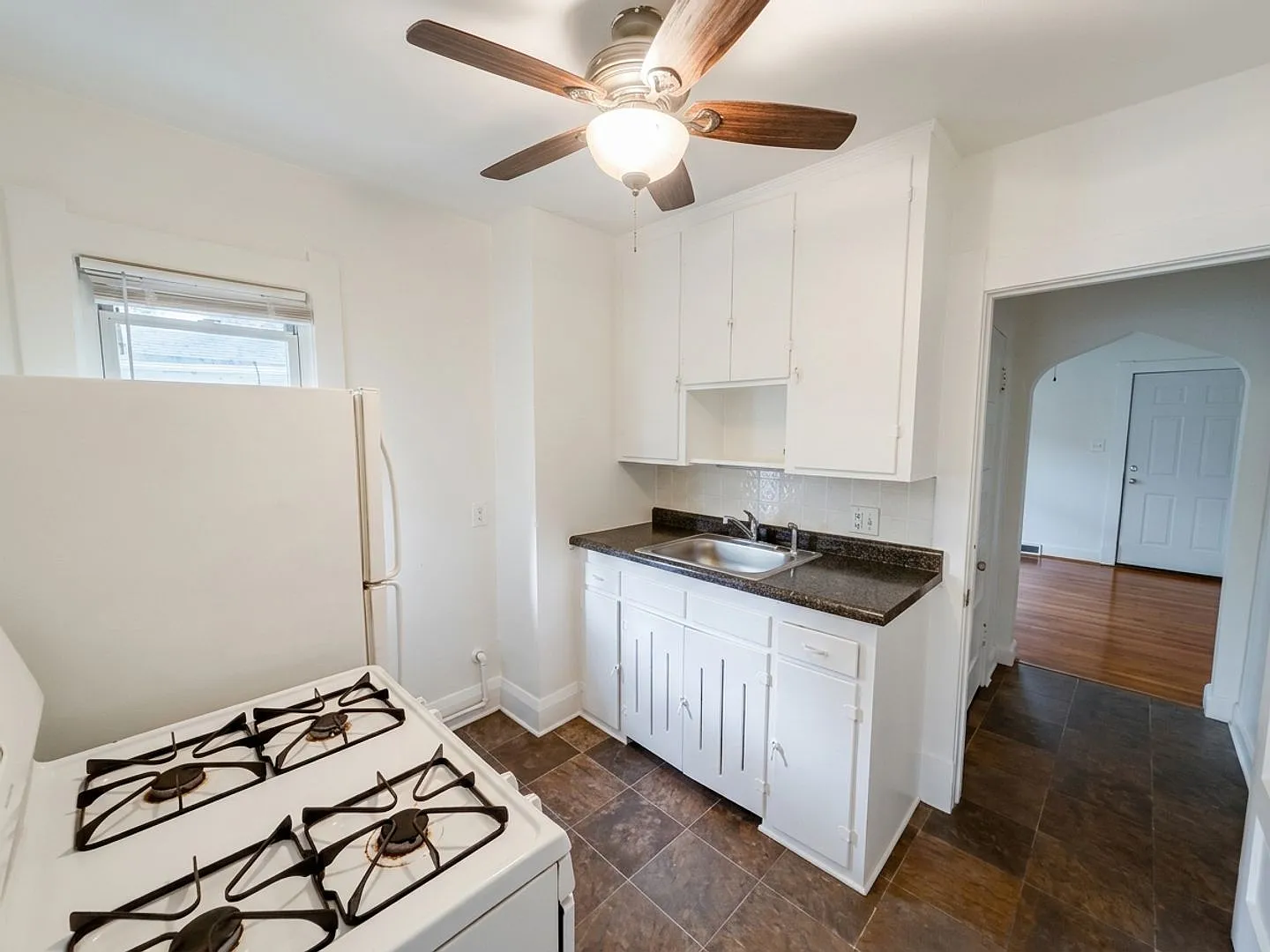 3937 Lockwood Ave. — Photo 4