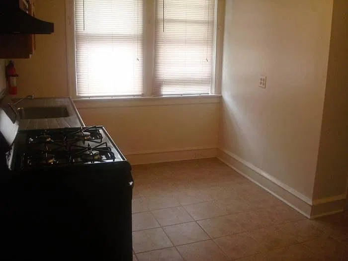 1 bed, 1.5 bath, $685 — Photo 3