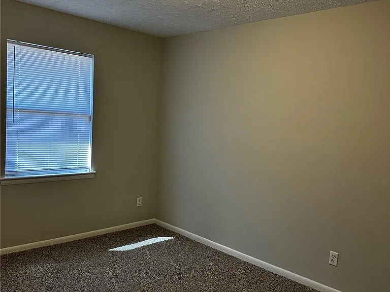 6915 Skyhawk Dr — Photo 10