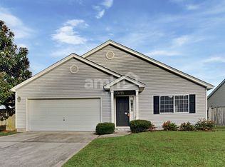 27 Creek Bend Dr, Summerville, SC 29485