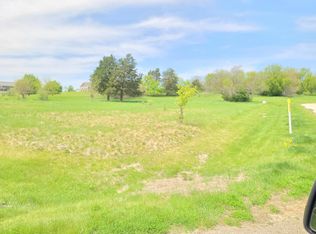 32 Swan Lake Smt, Pardeeville, WI 53954