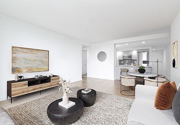 4th image of 15 Bridge Park Dr #7C