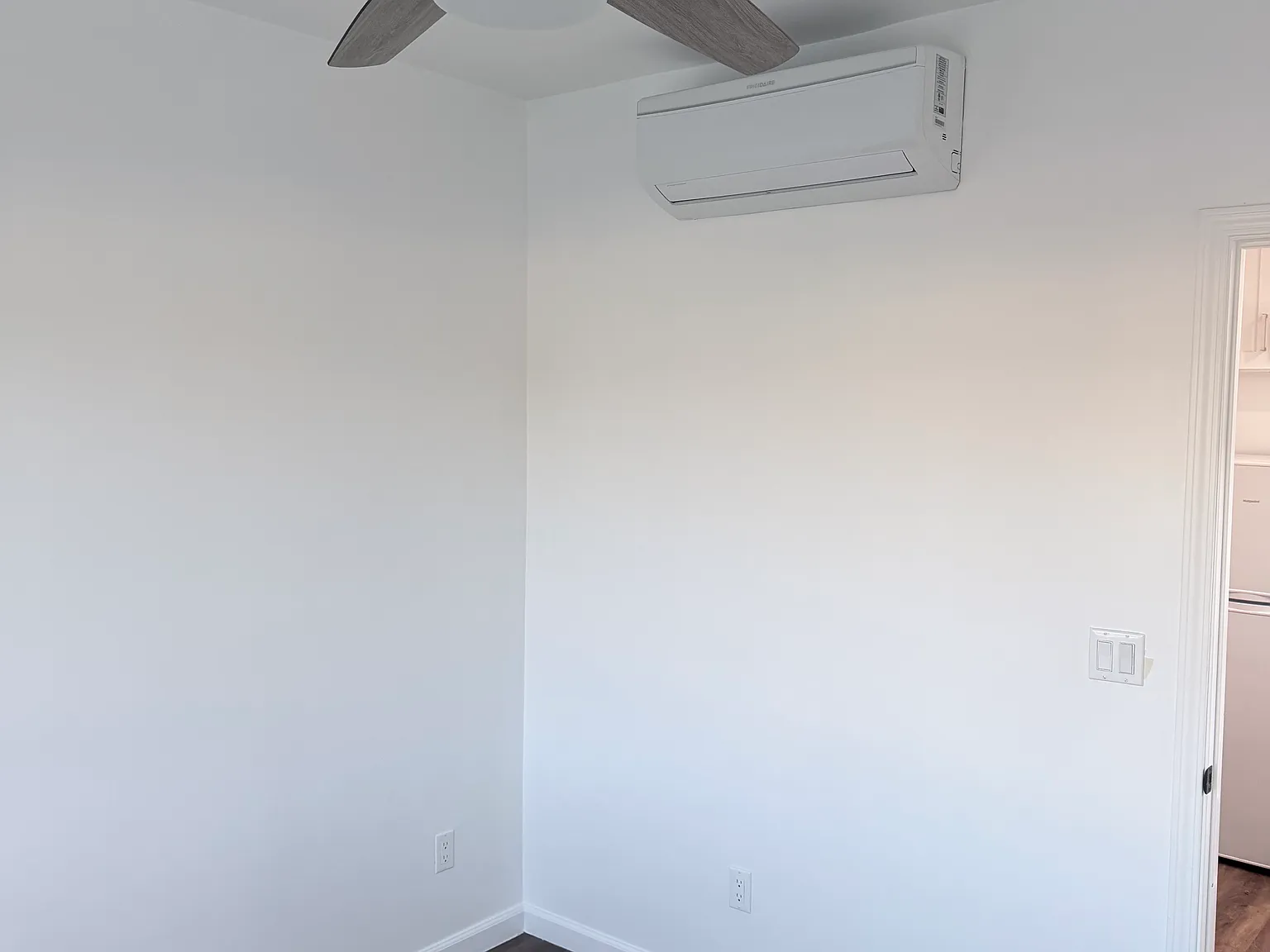 9733 Omelveny Ave — Photo 3