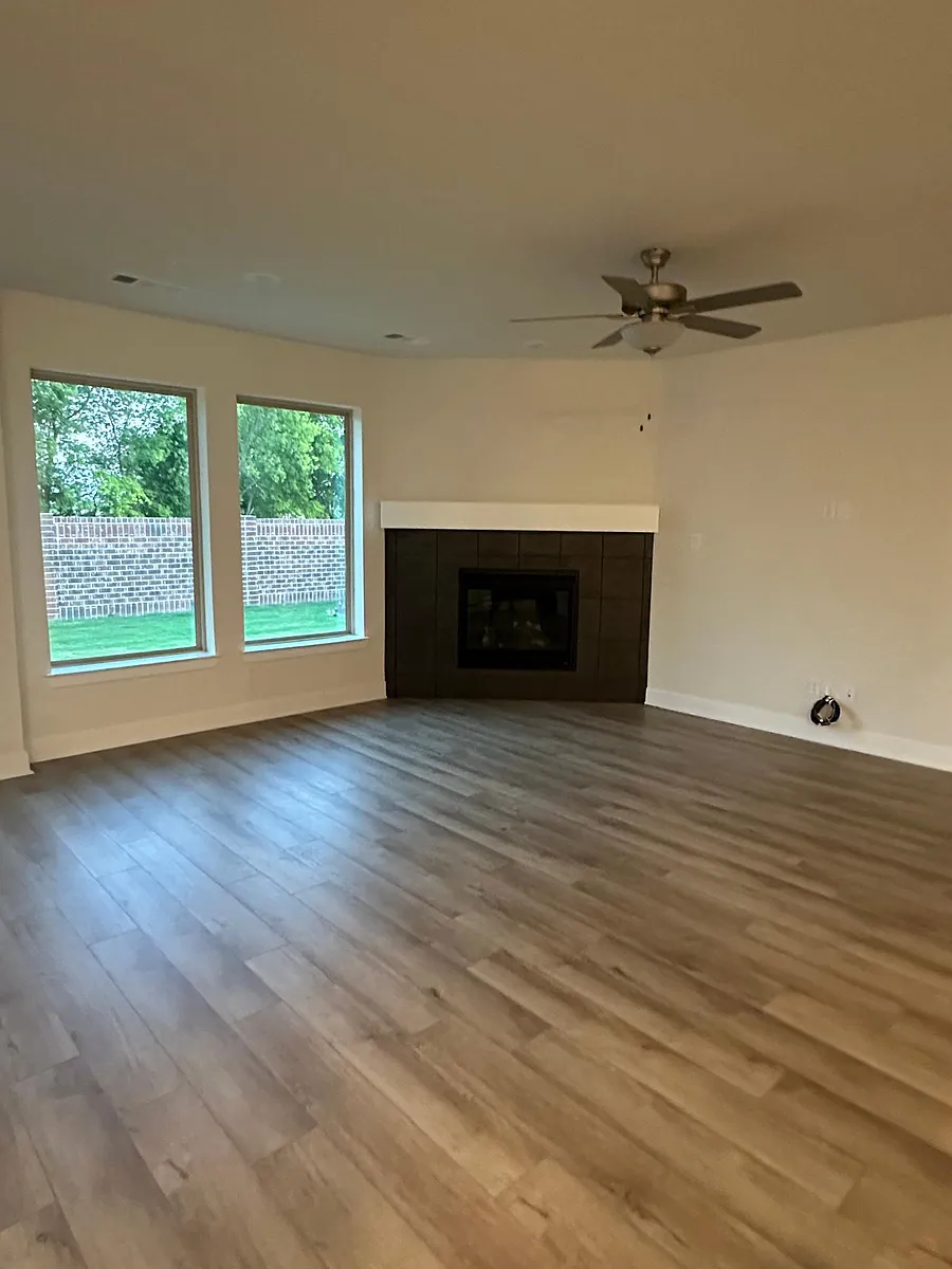 Building Photo - 205 Texas Red Ln