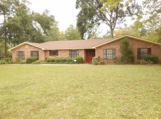 1222 N 4th St, Crockett, TX 75835