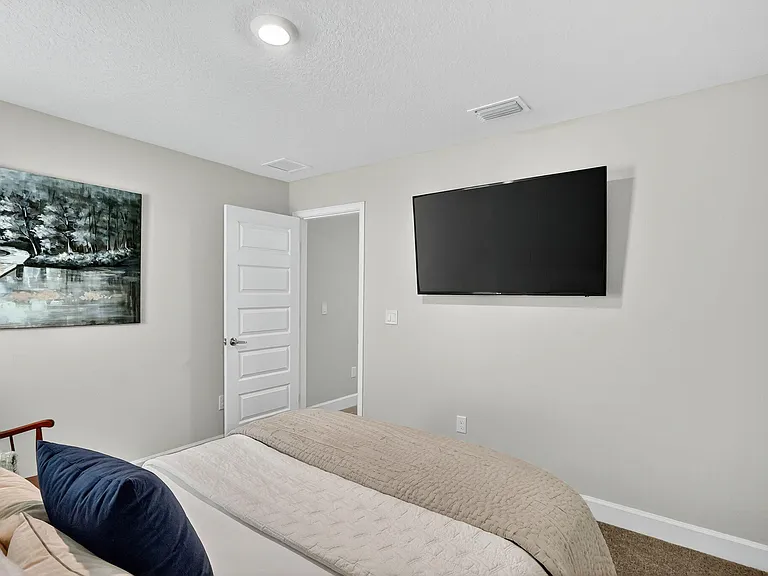 8652 Waterstone Blvd — Photo 4