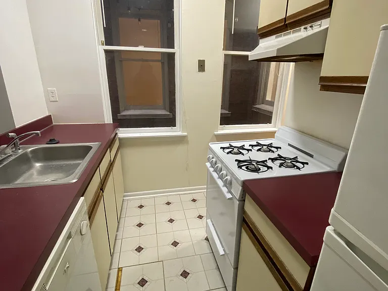 201 S 12th St #2C — Photo 12