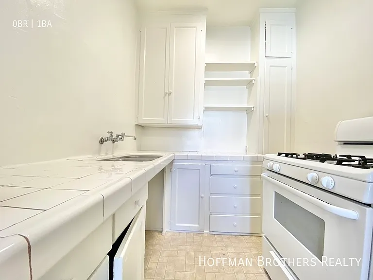 838 Sanborn Ave #105 — Photo 3