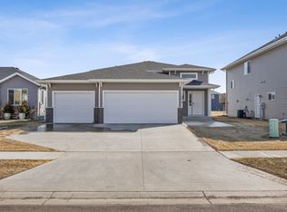 7436 17th St S, Fargo, ND 58104