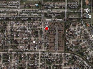 9571 83rd St, Seminole, FL 33777