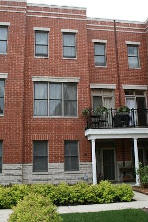 4010 N Clark Unit F