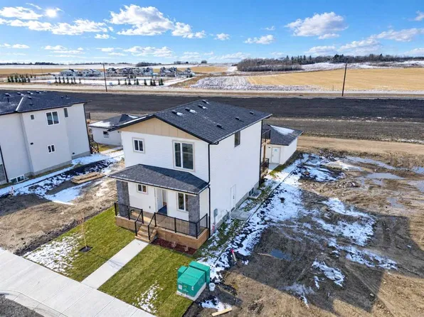 4352 E 61st Ave, Innisfail, AB T4G 1V9