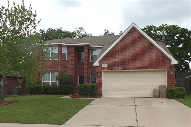 1st image of 932 Hidden Oaks Dr