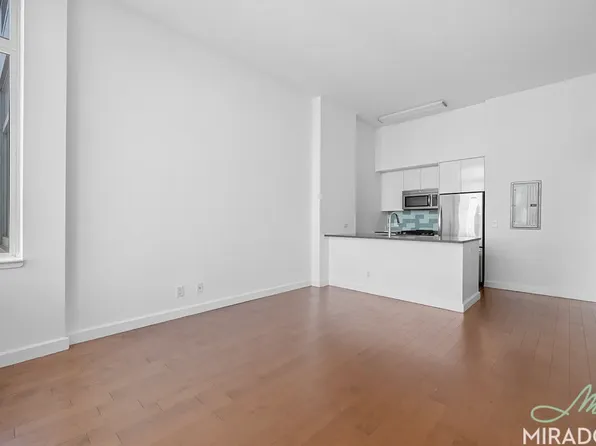 80 Dekalb Avenue image 2 of 19