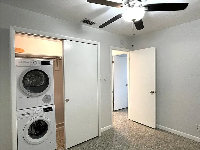 902 S Bruce St #B — Photo 24