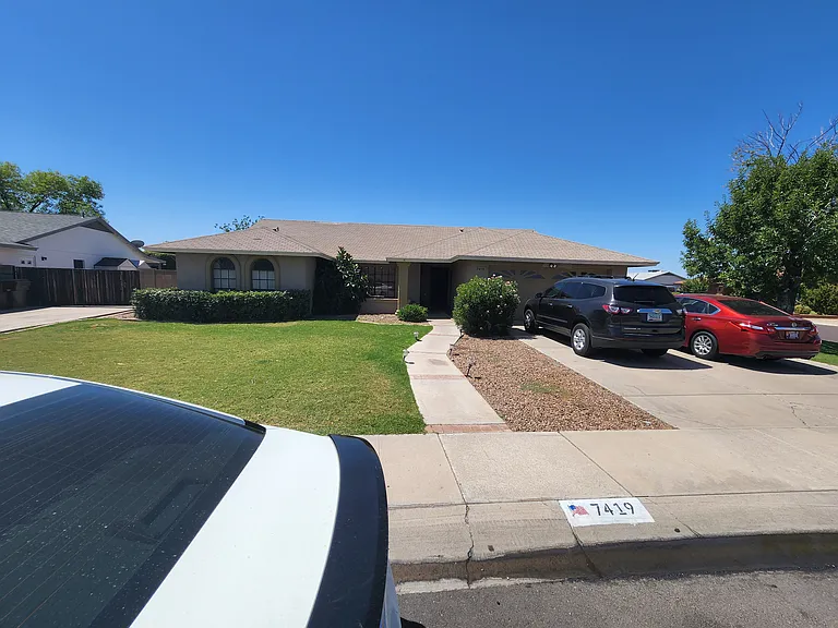 7419 W Dahlia Dr — Photo 1