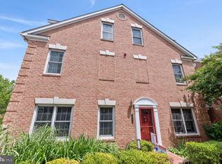 2252 S Garfield St #2, Arlington, VA 22206